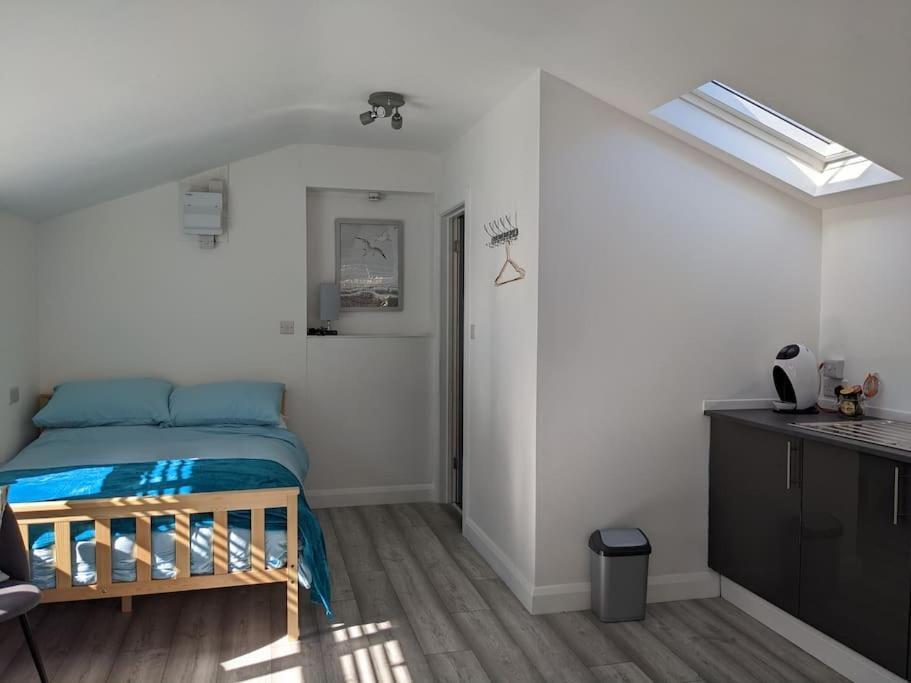 Seaside Guest House A Stone'S Throw From The Beach Долиш Екстериор снимка